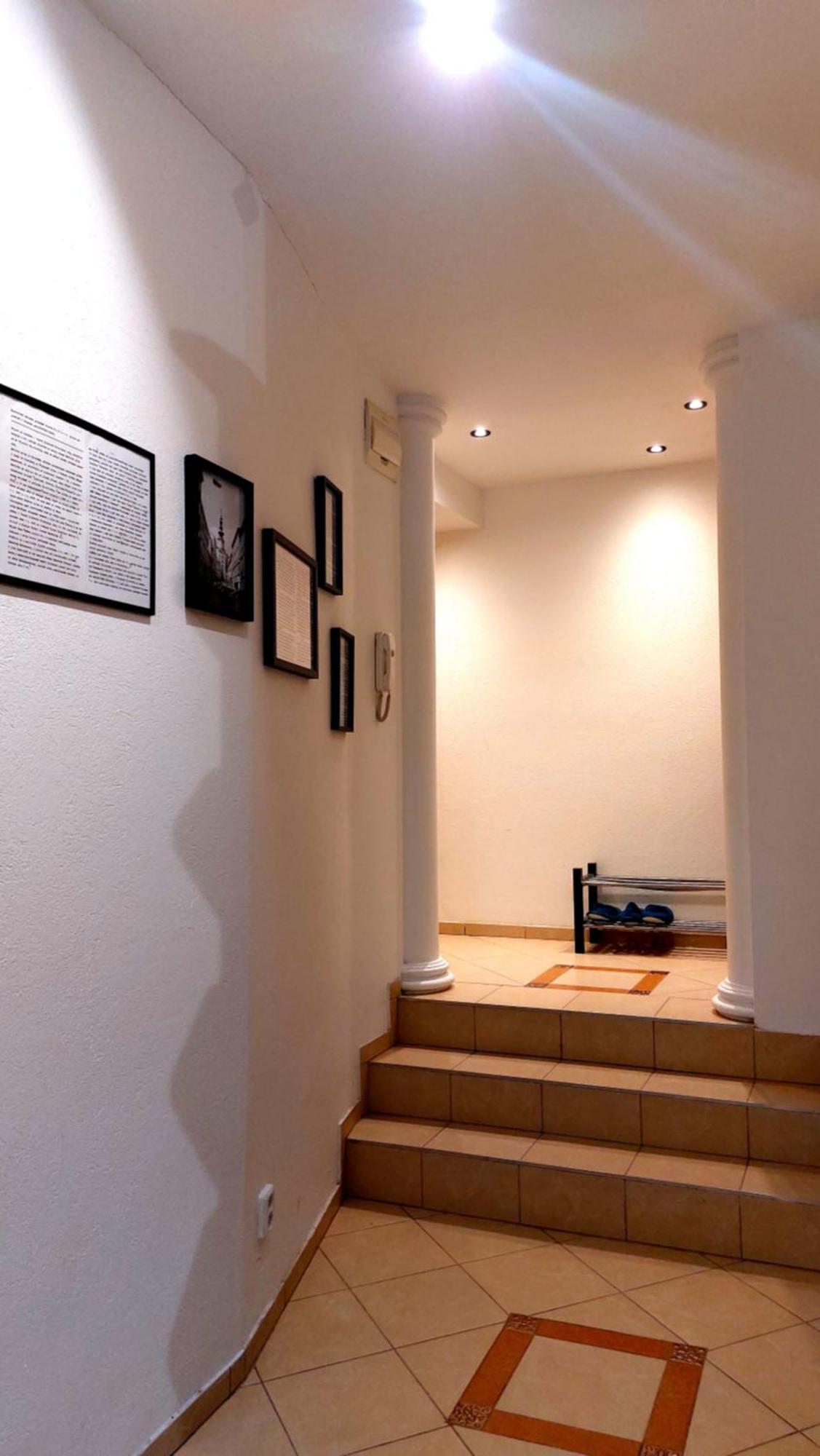 Michael'S Gate Large Apartment In A 15Th-Century Building, Old Town Bratislava Dış mekan fotoğraf